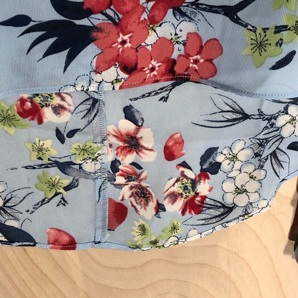 Ladies top - Picture 7 of 8